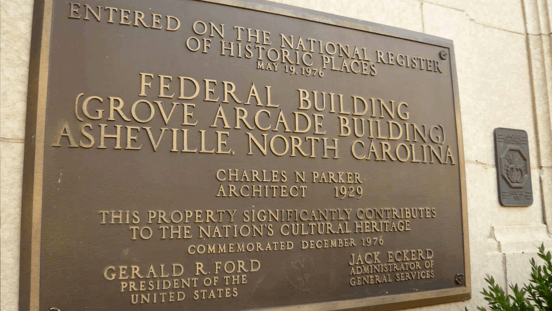 historic building plaque for grove arcade